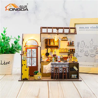 M2423 PETA PETA's DIY DOLL HOUSE DOLL
